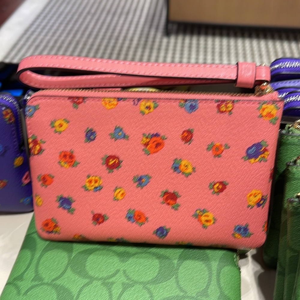 Coach Corner Zip Wristlet With Mini Vintage Rose Print Pink Lemonade Multi - Picture 7 of 16
